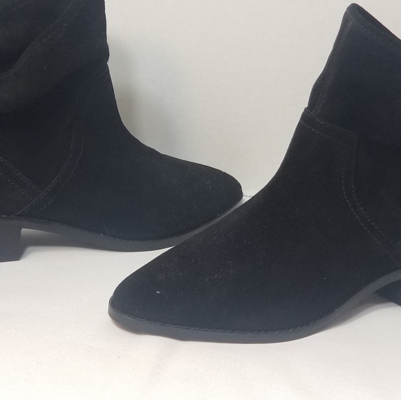 Women's Lucky Brand Suede Boots - Picture 4 of 16